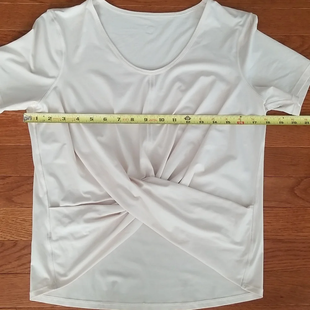 Lululemon Cream Twist Front Cropped Top - Picture 6 of 6